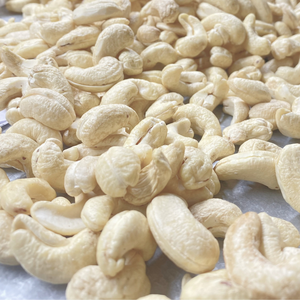 Noix de cajou à prix d'usine, WW180, WW240, WW320, LP Noix de cajou crues 1 Kg, Noix de cajou sans taxes - Product Image 1