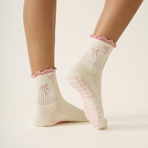 <b>Custom</b> Logo Women's Bow Print Ankle <b>Socks</b> With Ruffle Trim Anti-Slip <b>Grip</b> Floor <b>Socks</b> - Product Image 3