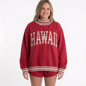 Achetez un ensemble sweat-shirt et short surdimensionné de qualité supérieure, personnalisé pour femme, avec haut à col montant à manches longues et short assorti, coupe ample et tendance. - Product Image 1