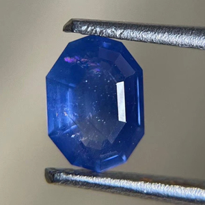 Zafiro azul natural de corte elegante. Piedra de zafiro azul suelta en venta. - Product Image 1