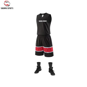 Uniforme de baloncesto de manga corta a precio asequible, tamaño personalizado con diseño de logotipo sublimado para equipo. - Product Image 1