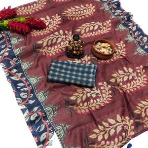 Magnifique Saree Ikat en Soie à Imprimé Numérique Gris Argenté, Idéal pour les Mariages et les Soirées Formelles - Product Image 1