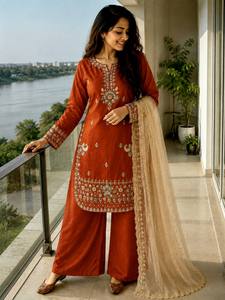Traje Anarkali Naranja Bordado con Dupatta Beige, Largo hasta el Tobillo, Ropa Tradicional India y Pakistaní para Mujer, Corte Holgado y Elástico - Product Image 5