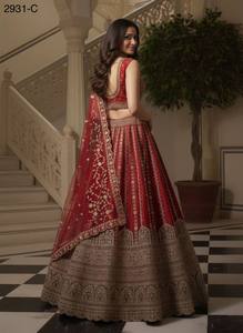Collections de vêtements de mariée indiens en velours pour la mariée avec travail Zarkhan par Fabzone Modèle FZBELLA - Product Image 4