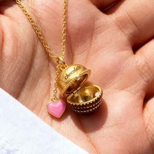 JR Wholesale - Collar de Moda para Mujer con Colgante de Corazón Vintage de Latón Abrible - Product Image 2