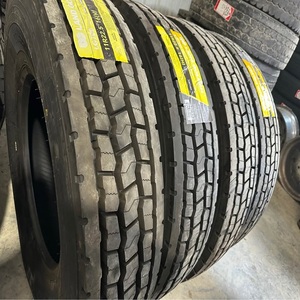 Neumático radial premium 11R22.5 usado para camión, diseñado para dirección y todas las posiciones, con banda de rodadura para carretera y carcasa resistente. - Product Image 3