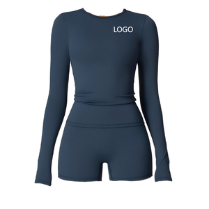 Ensemble de vêtements de sport personnalisés avec logo et design, chemise à manches longues et short pour femmes, ensemble de fitness et de yoga de haute qualité pour filles - Product Image 1