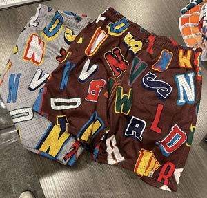 กางเกงขาสั้นตาข่ายพิมพ์ลายทั้งหมด5นิ้วผ้าโพลีเอสเตอร์แห้งเร็วยืดหยุ่นกันยับสำหรับผู้ชายเป็นมิตรกับสิ่งแวดล้อมออกแบบโลโก้ได้ตามที่ต้องการ - Product Image 4