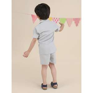 Conjunto de dos piezas Polka Tots de manga corta en color gris. - Product Image 2
