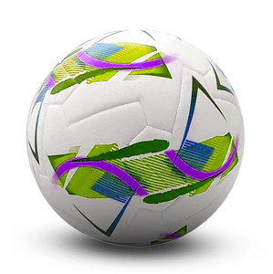 Ballon de football en cuir PU avec une adhérence améliorée pour un meilleur contrôle du ballon lors des matchs et des entraînements, adapté à tous les niveaux de compétence - Product Image 5