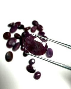 Gema de Rubí Natural con Corte Esmeralda Facetado de Tamaño Libre |   Piedra de Rubí Roja Suelta para Joyería y Venta al por Mayor - Product Image 3