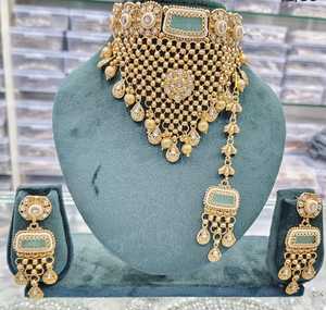 Ensemble de bijoux de mariée en cuivre plaqué or vintage de haute qualité, nouveau, avec cristaux, collier long Mala, boucles d'oreilles et Maang pour mariage et fête - Product Image 1