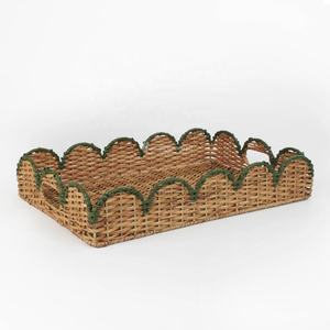 Plateau en rotin festonné peint à la main, plateau panier festonné naturel avec bordure verte, fabriqué au Vietnam par Viettimecraft - Product Image 4
