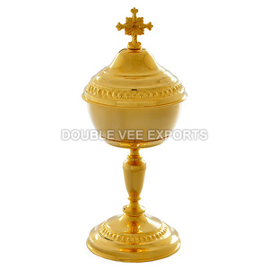 Ciborium ทองเหลืองแกะสลักชุบทองพร้อมฝาไขว้ | เรือคอมมิเนียน-ส่งออกวีคู่ - Product Image 2