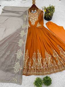 Vestido Largo Anarkali Tradicional Indio-Pakistaní, con Lentejuelas y Bordados, en Georgette Pesado, Corte Entallado, Ideal para Diwali, Gran Venta - Product Image 6