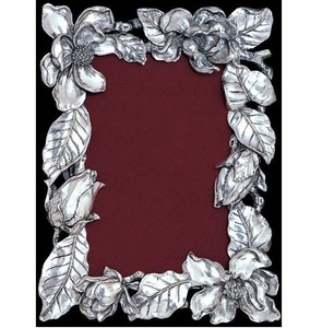 Modern Decorative Metal Photo <b>Frame</b> Luxury Tabletop Display Holder For Family And Wedding Photos - Product Image 1