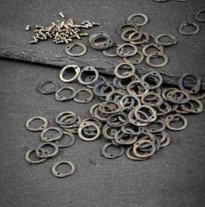 Anneaux de chaîne en titane de haute qualité, rivetés à plat, faits à la main, légers, pour la fabrication d'armures médiévales et de tenues de fête - Product Image 3