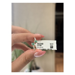 Anillo Minimalista con Diamante Cultivado en Laboratorio con Corte Esmeralda de 0.20 Ct, Gema Verde Doble, Joyería Fina para Mujer, Elaborado en Oro Sólido de 14 Quilates - Product Image 4