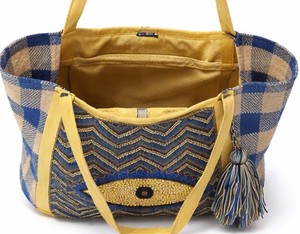 Sac fourre-tout bohème élégant avec un motif œil porte-bonheur, des perles complexes, un motif chevron et des détails en pompons. - Product Image 5