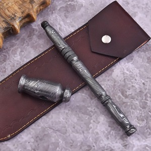 Marteau en acier Damas forgé à la main, acier au carbone soudé, outil de forgeage de 10 pouces, manche à motif unique. - Product Image 5