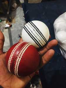 Wholesale Cricket Hard Ball Hand Stitched Premium Quality Leather <b>Bowling</b> Machine Cricket Balls - Product Image 2