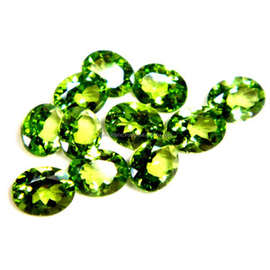 Mejor Venta de piedras preciosas de peridoto verde natural Fabricación Precio al por mayor Lote Cojín de piedra semipreciosa Peridoto en forma de mezcla ovalada - Product Image 1