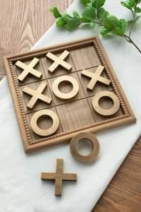 Wohndekor Brettspiel Hölzernes Tic Tac Toe Brettspiel mit X- und O-Steinen 3x3 Raster Strategisches Tischspiel - Product Image 5