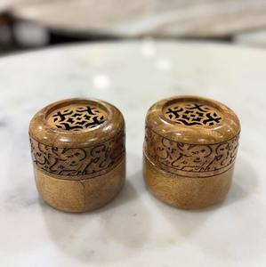 Quemador de Incienso de Sándalo Hecho a Mano con Tallado Geométrico, Difusor Aromático para Uso en Todas las Estaciones, Fragancia para el Hogar para Ramadán y Eid - Product Image 1