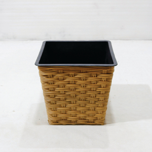 Pot de fleurs carré en rotin synthétique minimaliste, sculpté à la main, léger, résistant aux intempéries, durable, écologique, tissé - Product Image 1
