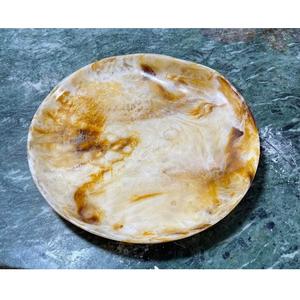 Nouvel Arrivage Grands Plateaux Ronds en Résine, Plateaux de Service en Résine à Motifs Tourbillonnés Uniques, Plateaux de Service de Luxe pour la Maison et l'Hôtellerie, pour Dattes et Desserts - Product Image 1