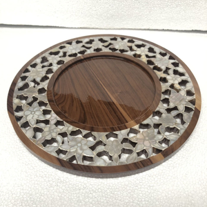 Bandeja de madera natural y con incrustaciones de mop con logotipo y tamaño personalizados para servir bocadillos y dulces en casa al precio más bajo. - Product Image 4