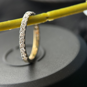 แหวนเพชรทองคำขาว 14K รุ่น Eternity Style ดีไซน์หรูหรา 0.60 กะรัต เครื่องประดับเจ้าสาว แหวนหมั้นและแต่งงานที่ได้รับการรับรอง - Product Image 4
