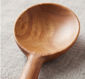 Ensemble de couverts en bois avec manches émaillées, design minimaliste pour la cuisine domestique, finition mate, passe au lave-vaisselle. - Product Image 2
