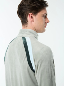 Conjunto Deportivo de Terciopelo Personalizado para Hombre, de Tacto Suave y Alto Gramaje, con Paneles de Rayas en Contraste y Pantalones Jogger - Product Image 6
