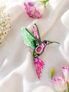 Broche de Diseño con Bordado y Pedrería, Broche Bordado a Mano de Primera Calidad, Broche con Pedrería Brillante, Broche Bordado Floral Clásico - Product Image 3