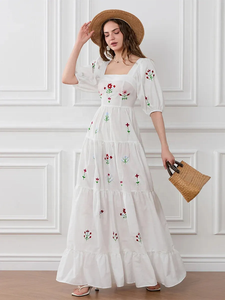 Vestido Maxi de Algodón Blanco Estilo Boho Chic con Bordado Floral a Mano para Mujer, Cuello Cuadrado y Mangas Abullonadas, Vestido Largo con Bordado de Flores - Product Image 4