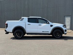 Camioneta Doble Cabina Usada 2024, Estilo Wildtrak, Automática, Tracción en las Cuatro Ruedas - Product Image 1