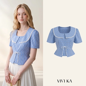 Blusa Peplum Azul a Cuadros con Cuello Peter Pan y Ribete de Encaje para Mujer, con Lazo en la Cintura y Manga Corta, Top de Verano ZELIA, ODM OEM - Product Image 1