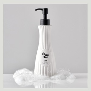 Gel douche parfumé Demiflo Korean 081 Flerage 250g Fabriqué en Corée Ingrédients liquides parfumés - Product Image 2