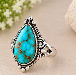 Anillo de Plata con Turquesa Mohave, Anillo de Plata de Ley 925 con Turquesa, Anillo con Gema Azul en Forma de Lágrima, Anillo Boho, Estilo Suroeste - Product Image 1