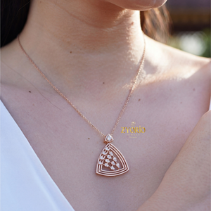 Pendentif géométrique floral en argent plaqué or avec chaîne à maillons, design élégant, luxe moderne, pour fiançailles, mariage, usage quotidien féminin - Product Image 5