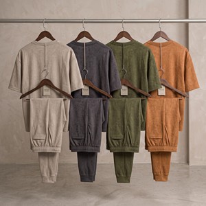 ชุดวอร์มสีน้ำตาล คอกลม แขนสั้น สีพื้น กางเกงลำลองมีกระเป๋าข้าง ระบายอากาศได้ดี ผลิตจากโพลีเอสเตอร์ เหมาะสำหรับใส่ในฤดูใบไม้ร่วง - Product Image 6