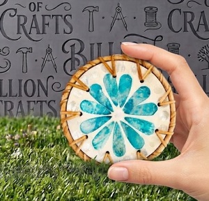 Posavasos de Ratán Natural con Incrustaciones Florales de Madreperla para Café y Té, Gran Venta - Product Image 1