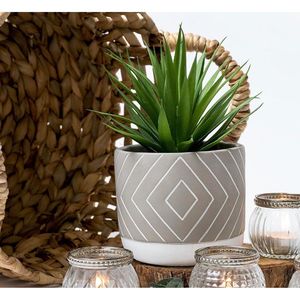 Planta Artificial Pequeña de 8 Pulgadas Hecha a Mano en Maceta de Cemento, Decoración de Escritorio Estilo Rústico, Plantas Artificiales en Macetas - Product Image 3