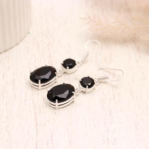 Pendientes de Piedra Preciosa de Ónix Negro Natural - Pendientes Colgantes de Plata de Ley 925 para Mujer - Regalo de Joyería Hecha a Mano - Product Image 1