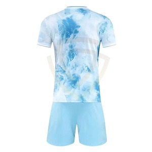 Uniforme de football pour hommes de haute qualité OEM avec design par sublimation / Nouvelle arrivée, uniforme de football personnalisé de haute qualité - Product Image 2