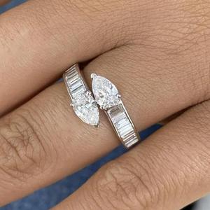Anillo Abierto de Diamantes con Corte Pera y Baguette de Arin Luxury Co para Mujer, Oro Blanco de 14K con Baño de Rodio, Anillo de Compromiso de Lujo - Product Image 1