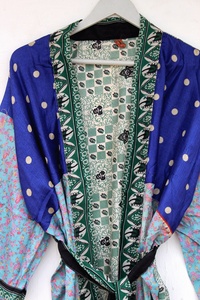 Robes kimono sari en soie vintage, robes de chambre sari en soie recyclée, robes de chambre pour femmes, nouvel arrivage - Product Image 5