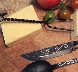Juego de Cuchillos Medievales Forjados a Mano, Personalizados OEM, con Hoja Recta de Acero al Carbono de 3 mm de Grosor, No Ajustables, Personalizables - Product Image 5