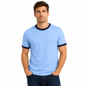 Camiseta de Manga Corta Azul Claro para Hombre con Ribete en Contraste Azul Marino, Corte Regular, Estilo Casual, Cuello Redondo, Color Sólido, Diseño Personalizado - Product Image 5